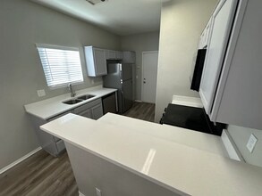 834 E Minton St in Phoenix, AZ - Foto de edificio - Building Photo