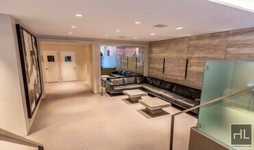 East 82nd Street in New York, NY - Building Photo - Building Photo