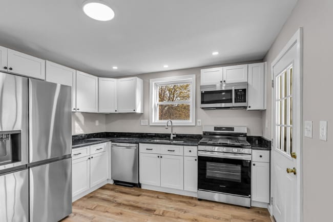 3 Ellsworth St in Westfield, MA - Building Photo - Building Photo