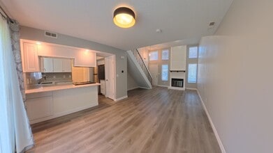 1112 Woodgate Dr in O'Fallon, IL - Building Photo - Building Photo