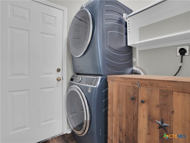 property at 1775 Jasons N Ct