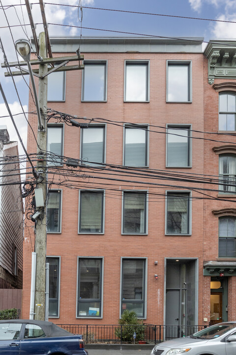 265 York St in Jersey City, NJ - Building Photo