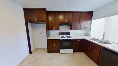 404 N Richard St in Orange, CA - Building Photo - Building Photo