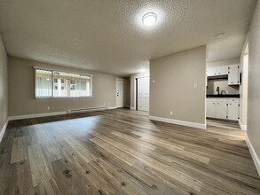 802 S Oak St in Spokane, WA - Foto de edificio - Building Photo