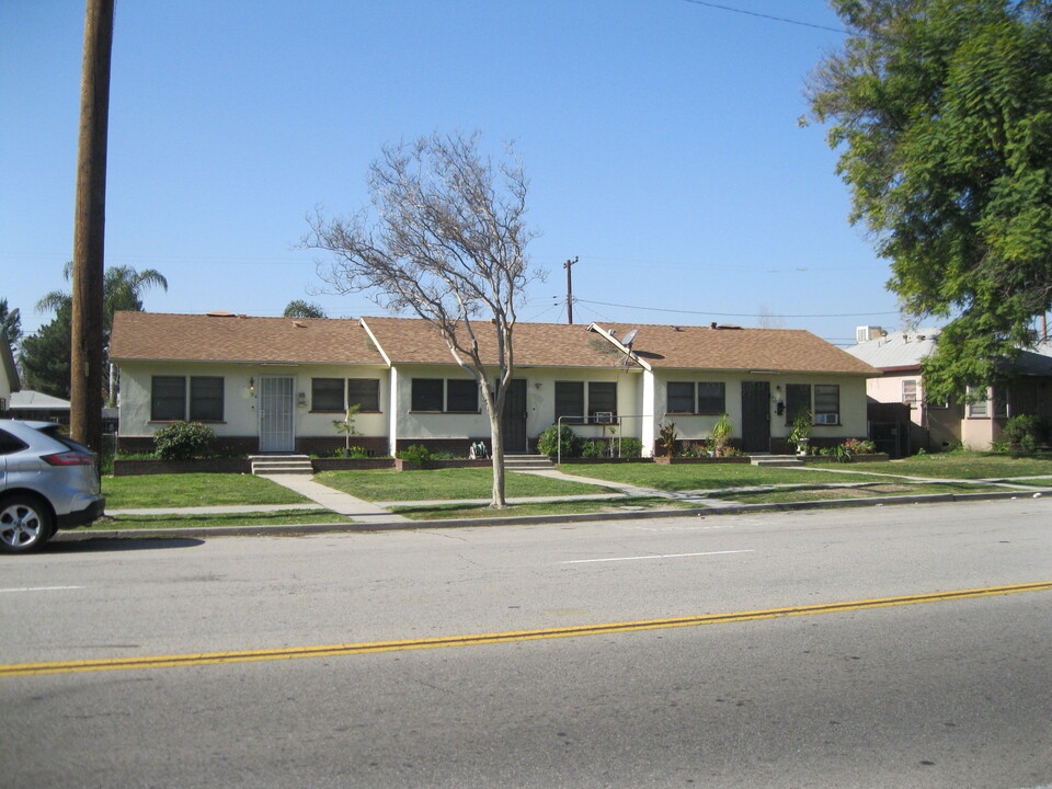 840 E Lynwood Dr in San Bernardino, CA - Building Photo