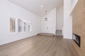 3020 Donnegal Bay Dr in Las Vegas, NV - Building Photo - Building Photo