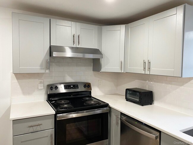 153 Southside Ave in Hastings On Hudson, NY - Building Photo - Building Photo