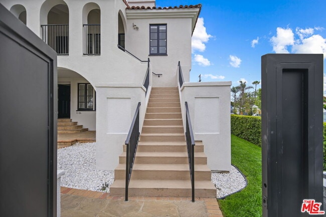 1148 S Stanley Ave in Los Angeles, CA - Foto de edificio - Building Photo