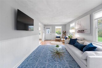 63 Buoy St in Jamestown, RI - Building Photo - Building Photo