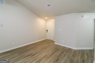 7010 New Dale Rd in Rex, GA - Building Photo - Building Photo