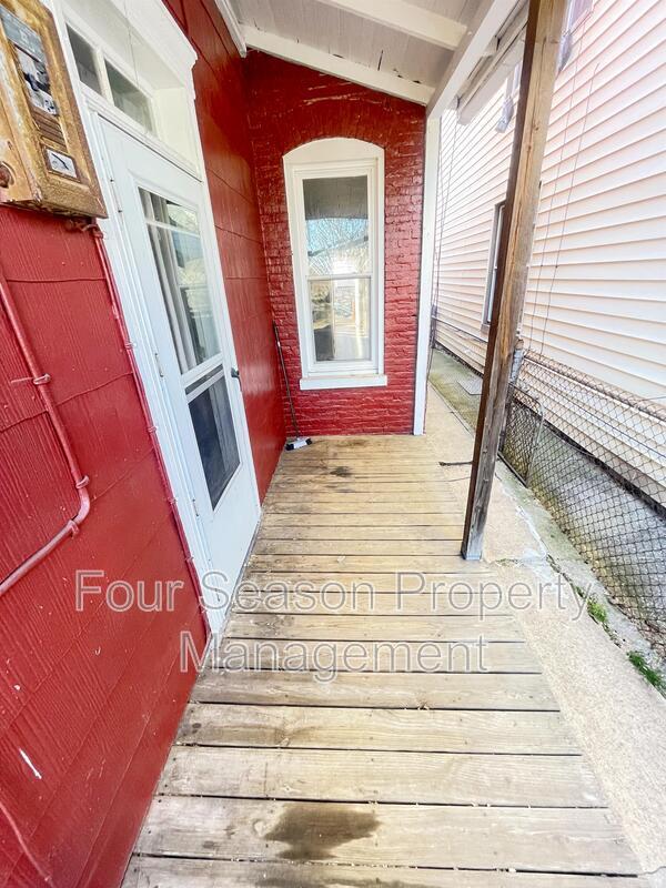 304 S Locust St in Hagerstown, MD - Building Photo - Building Photo