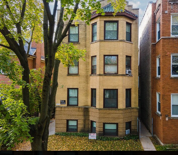 2125 W Giddings St, Unit 2131-G in Chicago, IL - Foto de edificio