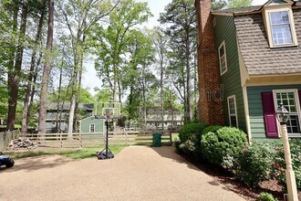 10502 Crowncrest Ct in Richmond, VA - Building Photo - Building Photo