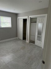 5709 Hayes St, Unit 5709 in Hollywood, FL - Building Photo - Building Photo