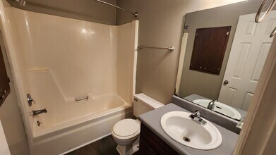 4424 Bonnell Dr NW, Unit C in Huntsville, AL - Building Photo - Building Photo