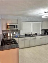 1908 N 16th St in Orange, TX - Building Photo - Building Photo