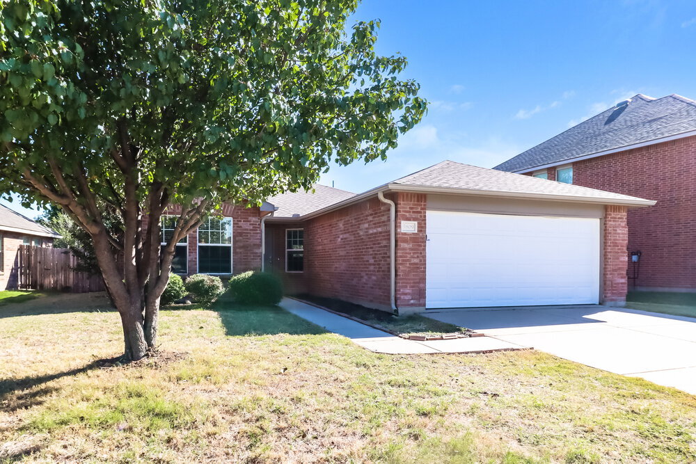 5809 Mirror Ridge Dr in Fort Worth, TX - Building Photo