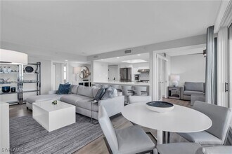 6573 Marissa Loop in Naples, FL - Building Photo - Building Photo