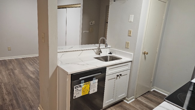 8501 Barrington Ct in West Springfield, VA - Building Photo - Building Photo