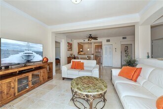 13170 Bella Casa Cir in Ft. Myers, FL - Foto de edificio - Building Photo