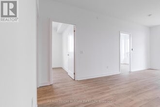 5105 Hurontario St in Mississauga, ON - Building Photo - Building Photo