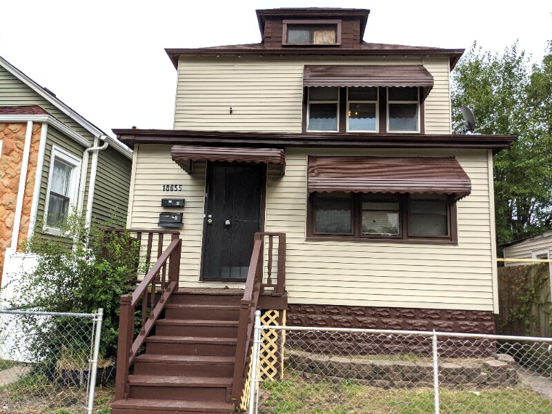 10655 S Hoxie Ave in Chicago, IL - Building Photo