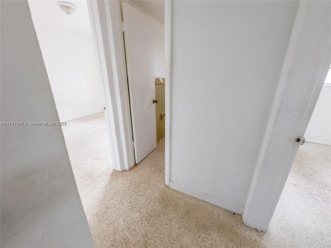 2000 NW 29th St in Miami, FL - Building Photo - Building Photo
