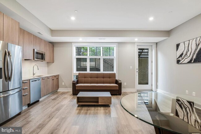 1122 S Highland St in Arlington, VA - Building Photo - Building Photo