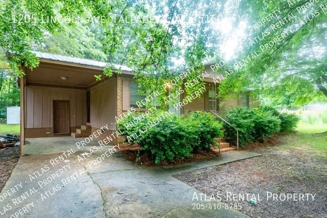 1205 Lincoln Ave in Talladega, AL - Building Photo - Building Photo