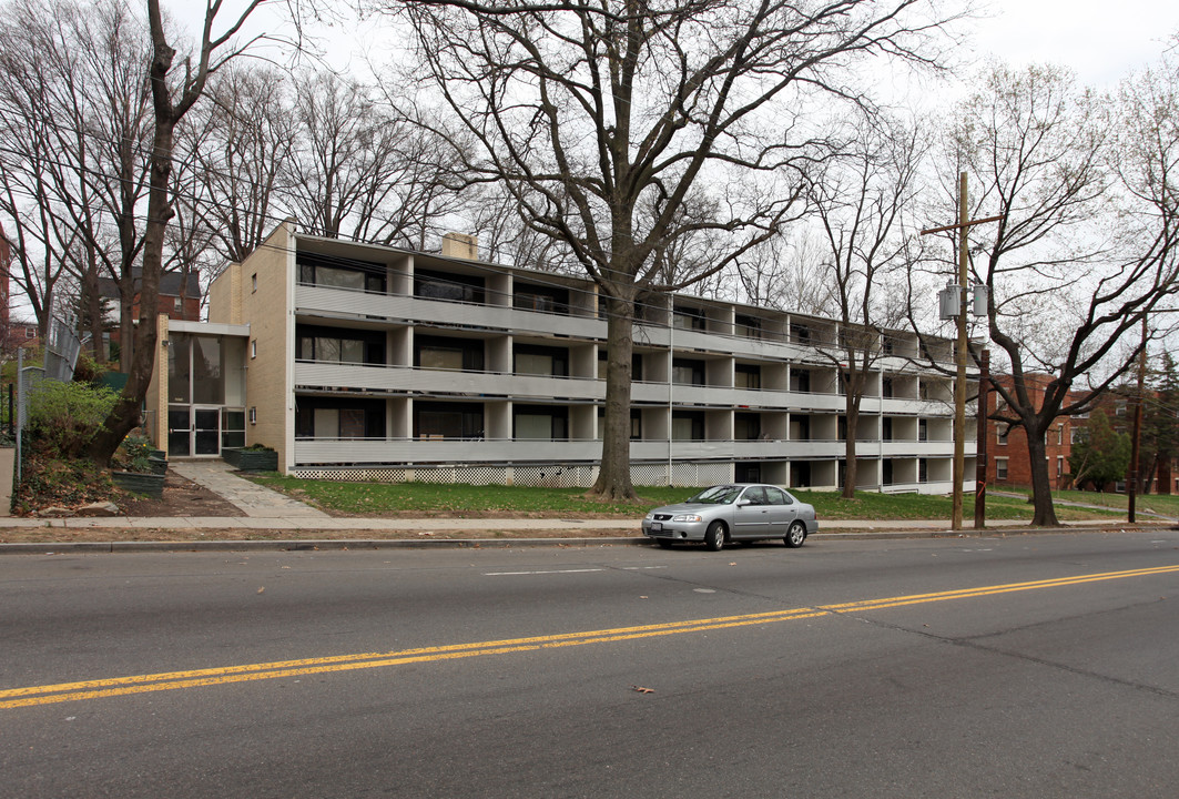 3970 Pennsylvania Avenue in Washington, DC - Building Photo