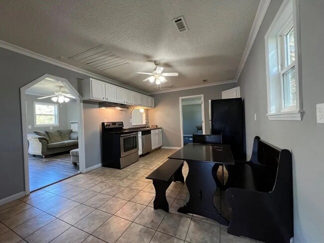 6325 Legendary Ln in Wedgefield, SC - Building Photo - Building Photo