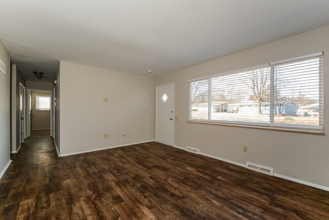 1450 Night Dr in Florissant, MO - Building Photo - Building Photo