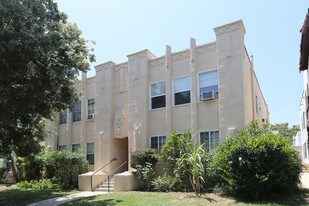 163 N Clark Dr Apartments