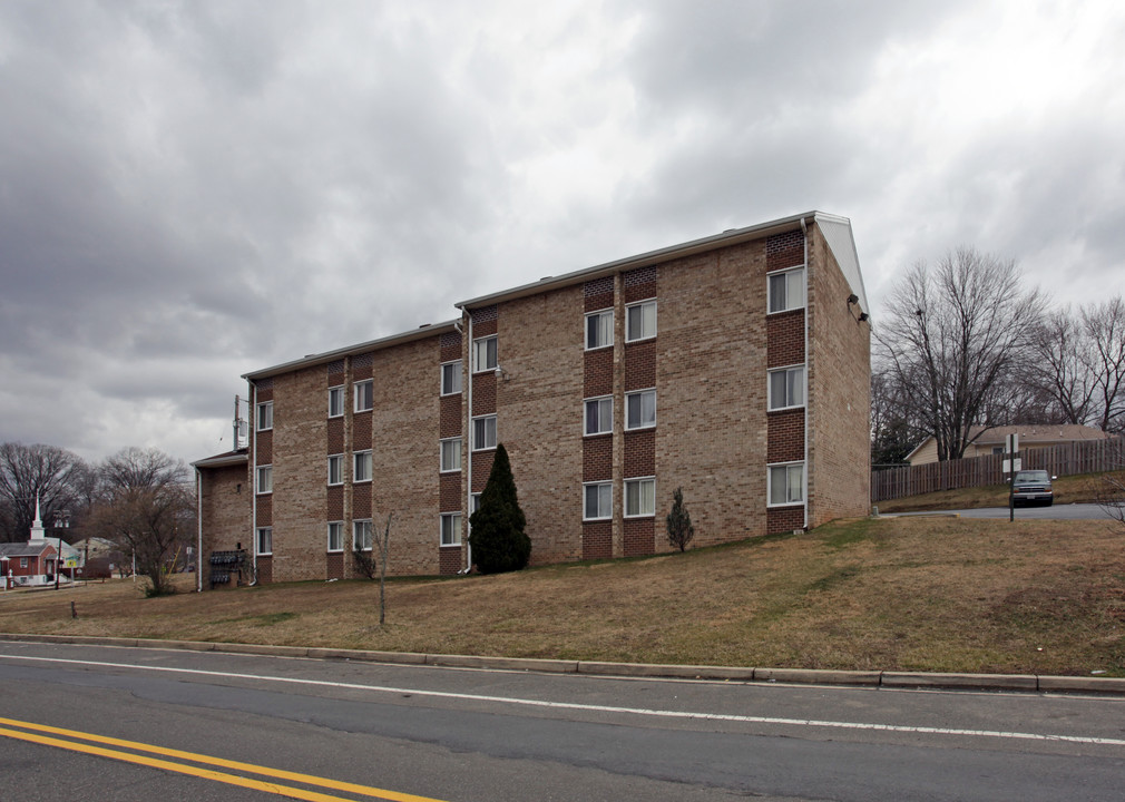 Columbia Arms Apartments in Hyattsville, MD - Building Photo