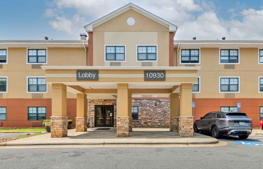 Furnished Studio-Charlotte - Pineville - P in Charlotte, NC - Building Photo