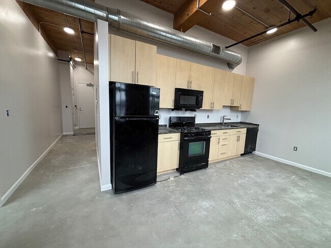 88 Gerrish Ave, Unit 202 in Chelsea, MA - Building Photo - Building Photo