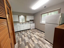 1131 Maple St in Iowa City, IA - Building Photo