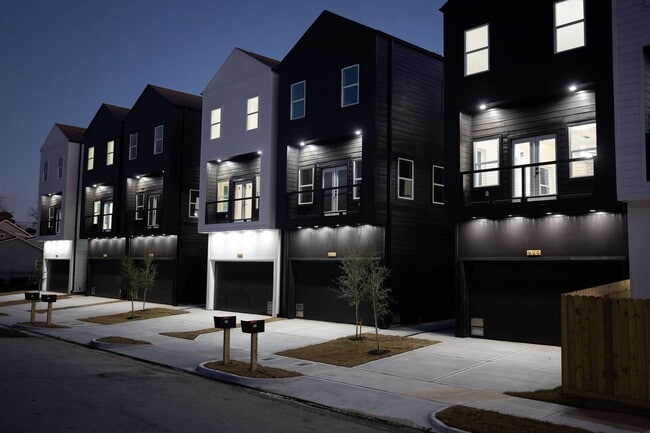 property at 868 E 35th St