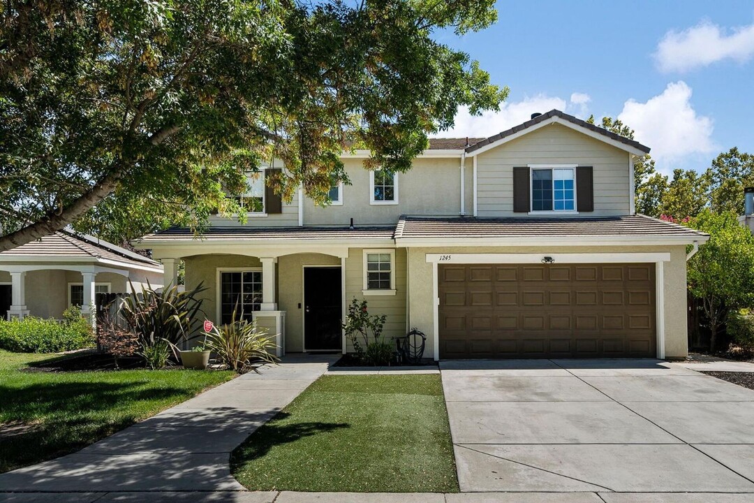 1245 Dolores Ln in Tracy, CA - Building Photo