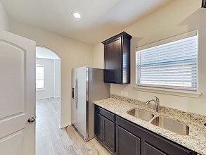 421 E Mobile Terrace in Mustang, OK - Building Photo - Building Photo