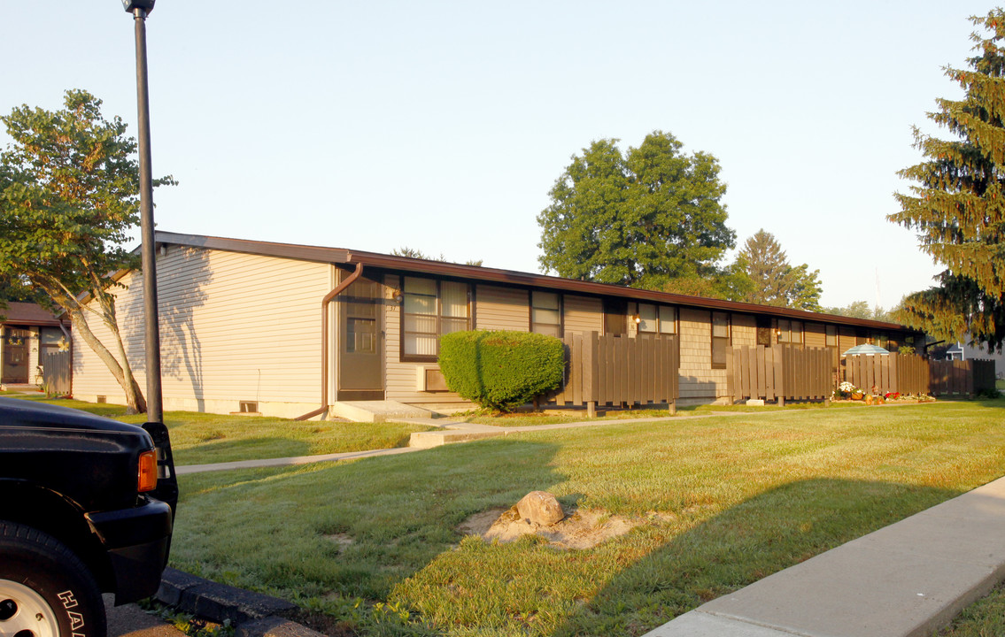 Arbors of Lordstown in Warren, OH - Foto de edificio