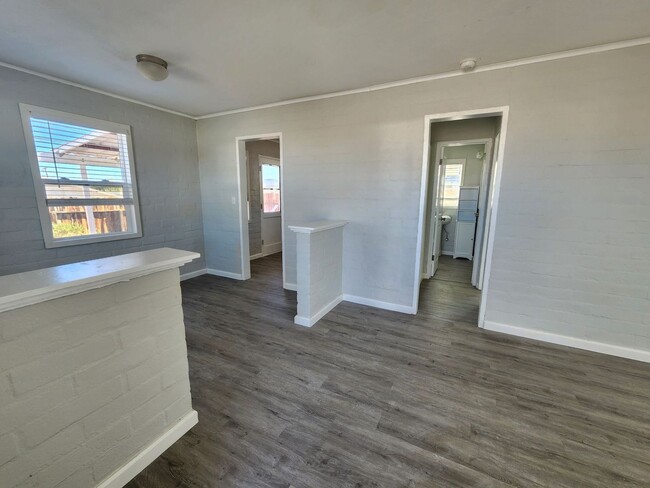 6637 Oasis Ave in Twentynine Palms, CA - Foto de edificio - Building Photo