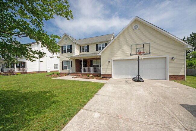 930 Commons Dr N in Jacksonville, NC - Building Photo - Building Photo