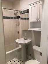 134 Chestnut St, Unit 6 in Boston, MA - Foto de edificio - Building Photo