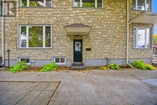 34 Horfield Ave in Toronto, ON - Building Photo