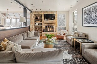 399 Maple Ridge Ln in Snowmass Village, CO - Building Photo