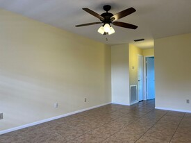 27 Lake Vista Trail in Fort Pierce, FL - Building Photo - Building Photo