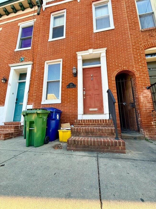 property at 124 W Hamburg St