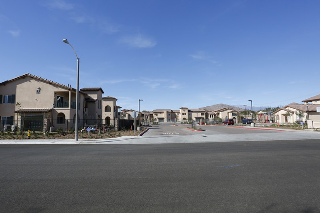 Vista Rio Apartments in Jurupa Valley, CA - Building Photo - Building Photo