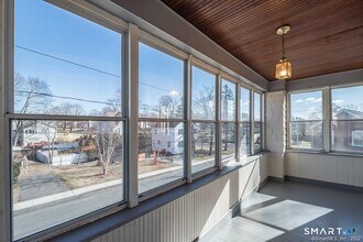 2 Pleasant St in Windsor Locks, CT - Building Photo - Building Photo